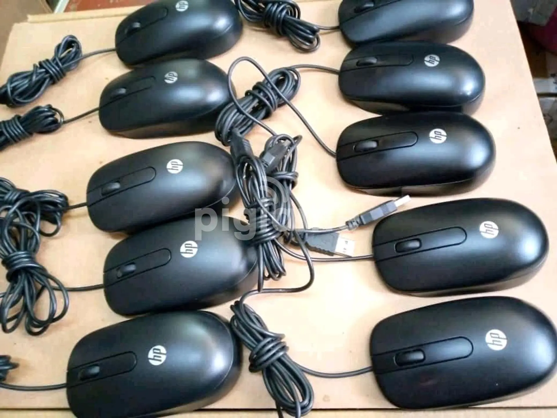 EX-UK-MOUSE EX UK MOUSES ON OFFER - Image 1